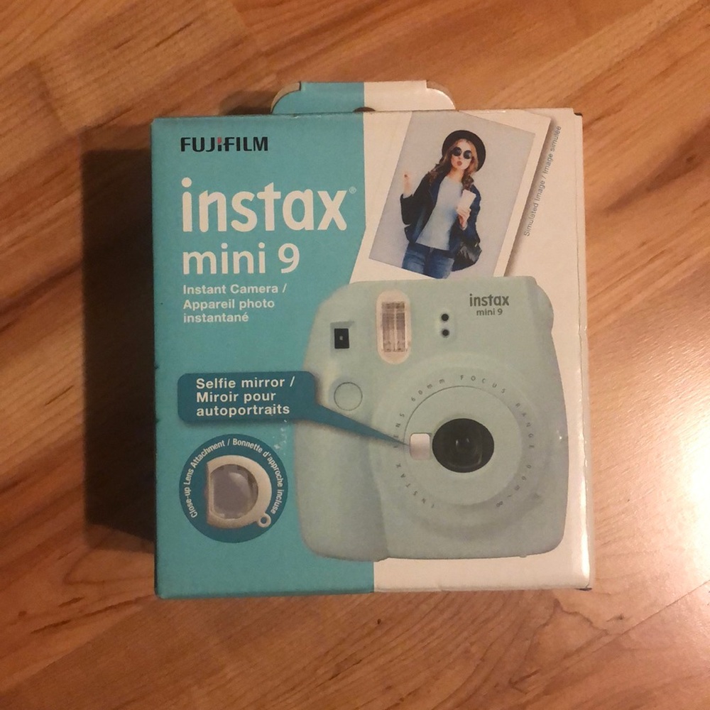 NEW Polaroid Camera